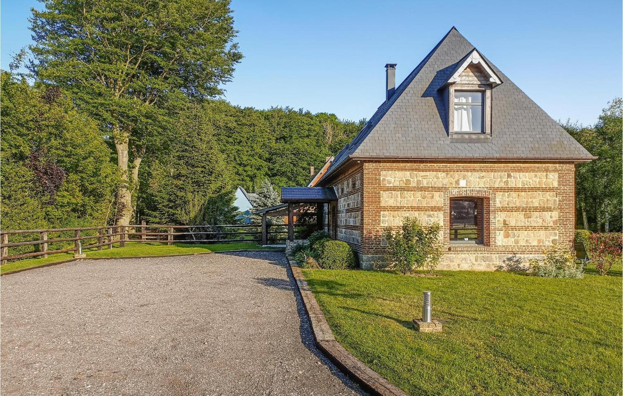 Stunning Home In Paluel With Wifi Экстерьер фото